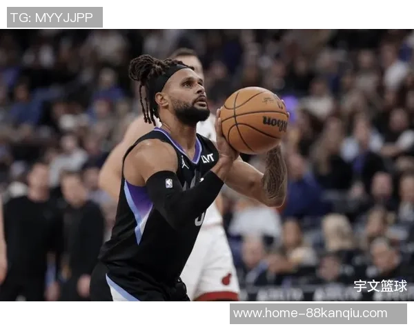 快船与爵士激战正酣大比分对决引发球迷热议